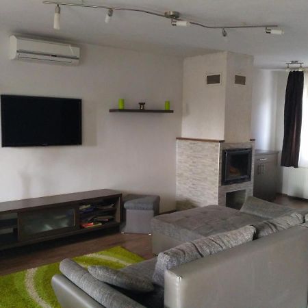 Family Holiday Apartman Ньїредьгаза Екстер'єр фото