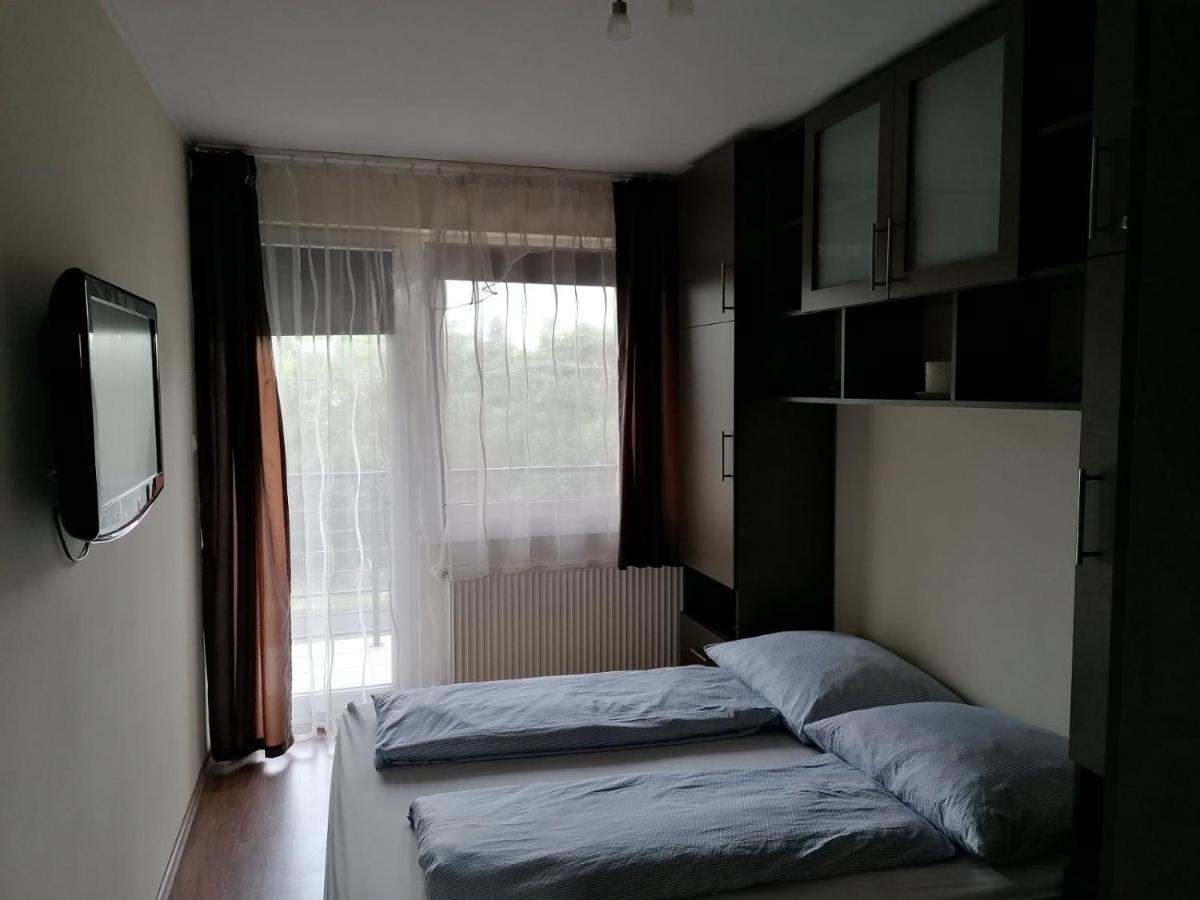 Family Holiday Apartman Ньїредьгаза Екстер'єр фото