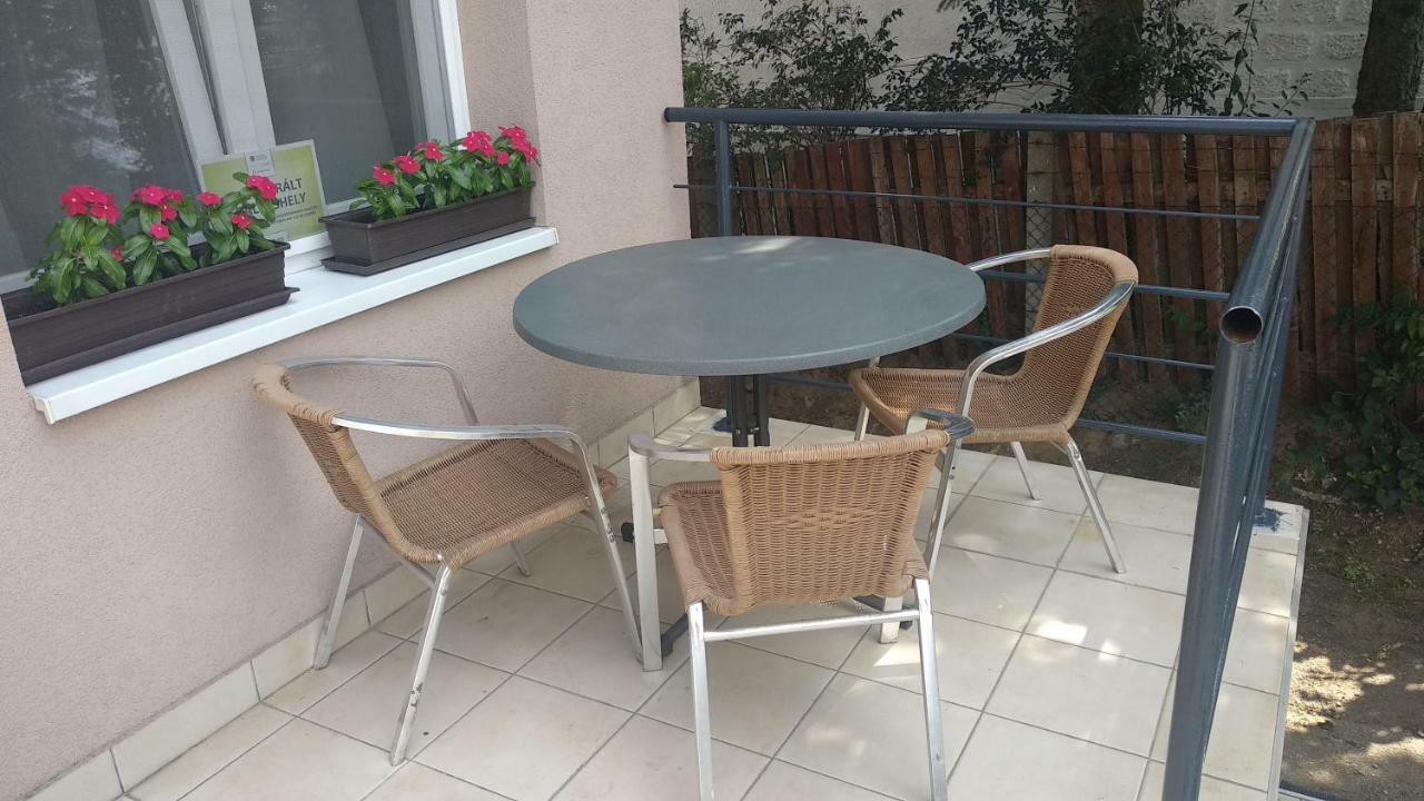 Family Holiday Apartman Ньїредьгаза Екстер'єр фото